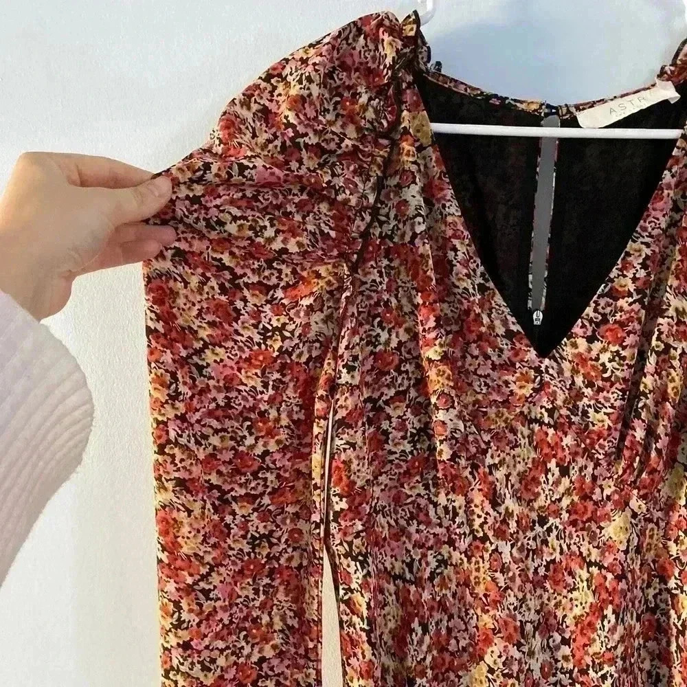 ASTR The Label Ruched Sleeve Floral Cottagecore Midi‎ Dress Small S Keyhole Back - Picture 6 of 12